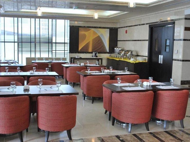 London Crown Hotel ドバイ エクステリア 写真