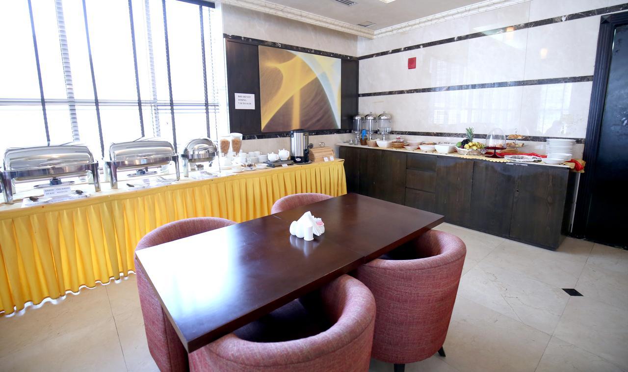 London Crown Hotel ドバイ エクステリア 写真
