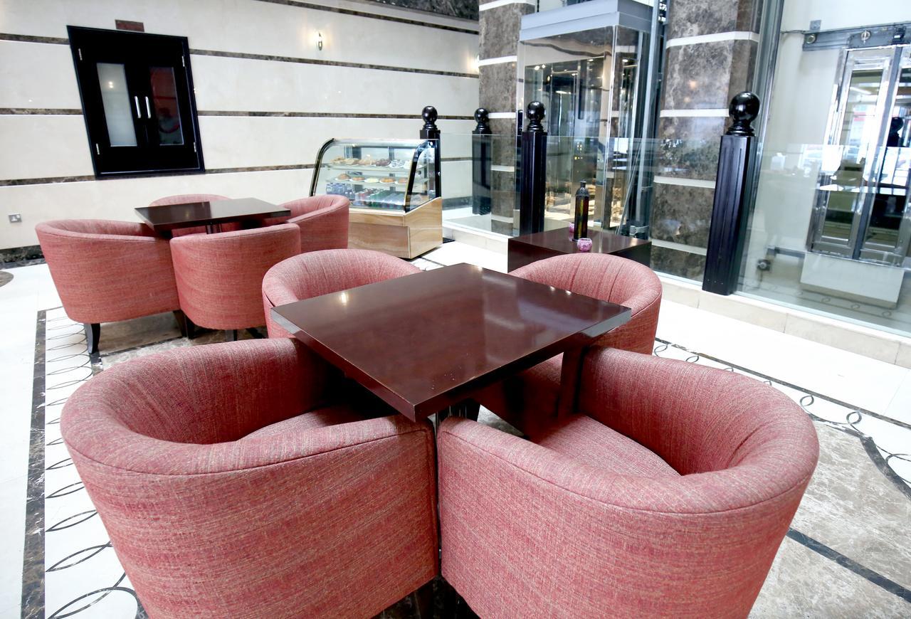 London Crown Hotel ドバイ エクステリア 写真