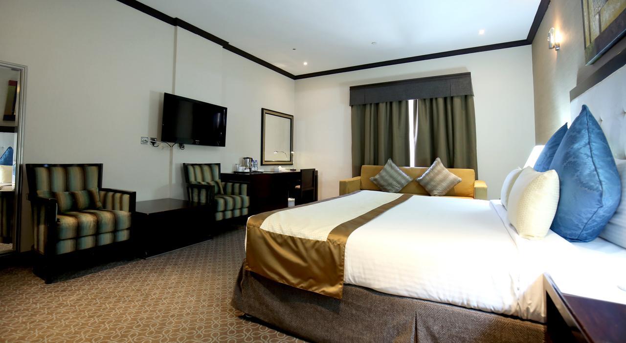 London Crown Hotel ドバイ エクステリア 写真