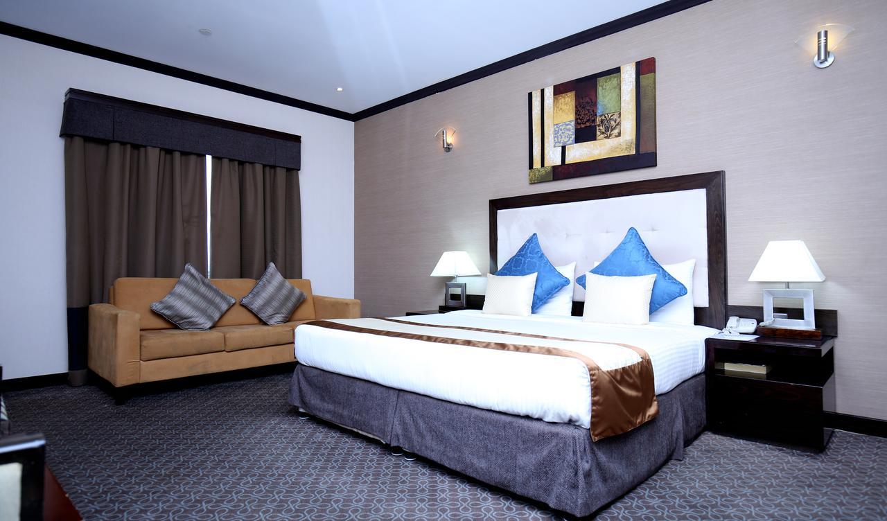 London Crown Hotel ドバイ エクステリア 写真